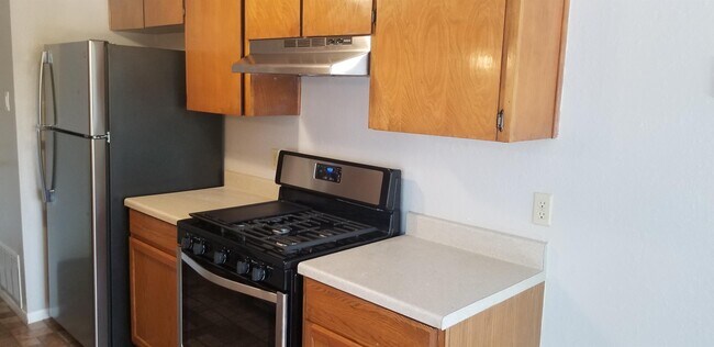 Building Photo - 1109 Wales Dr