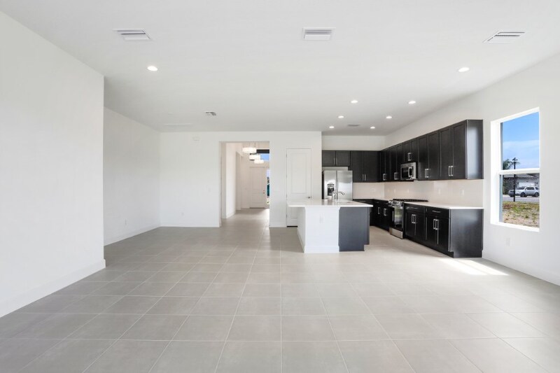 Building Photo - 30000 Neroli St