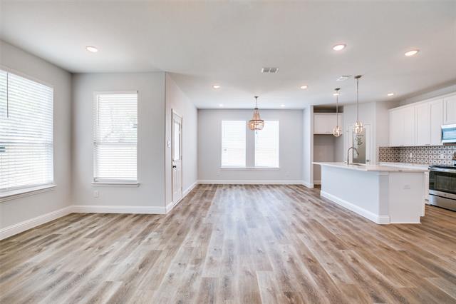 Building Photo - 3105 Chihuahua Ave