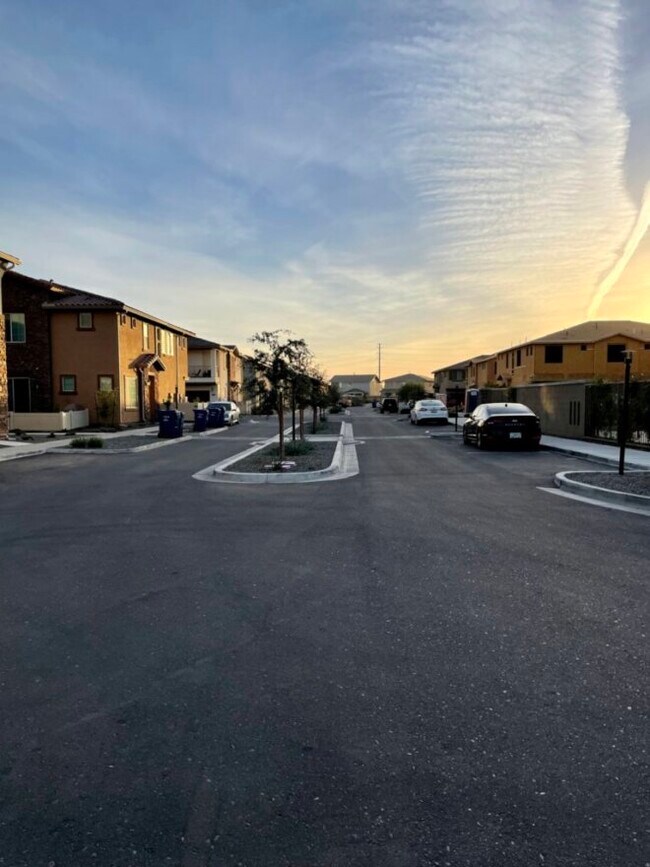 Community - 4100 S Pinelake Way