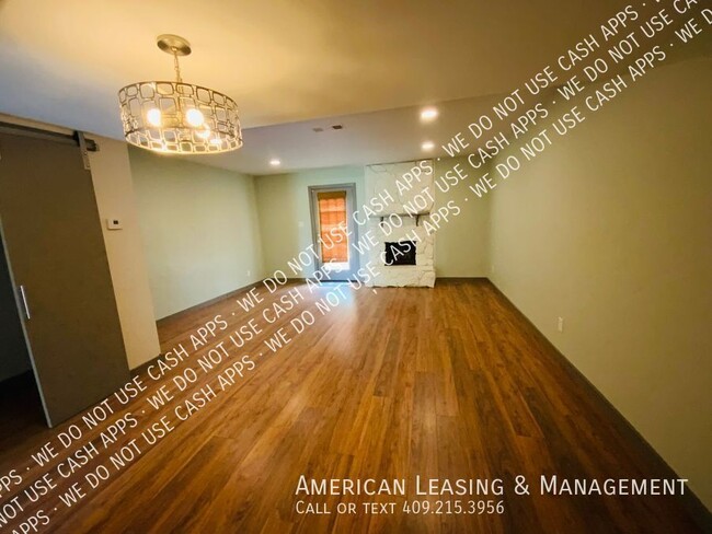 Building Photo - Beautifully updated & Move In Ready!