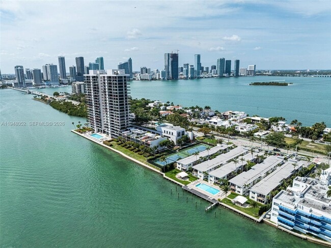 Building Photo - 1130 Venetian Way