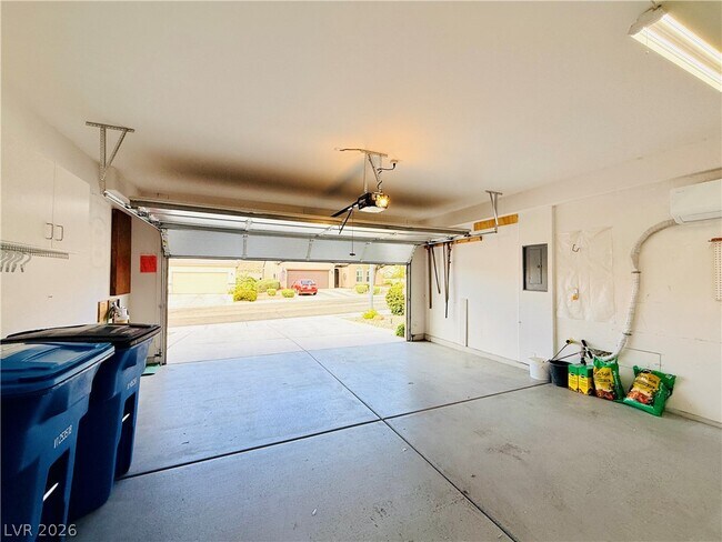 Building Photo - 2119 Gunnison Pl