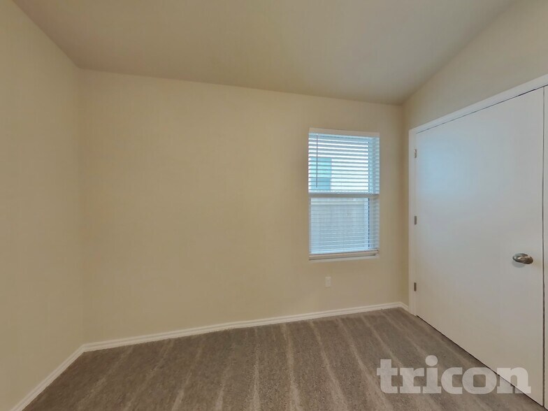 Building Photo - 5209 Sidesaddle Dr