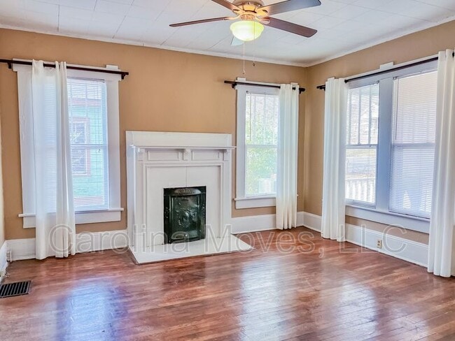 Building Photo - 771 Maple St