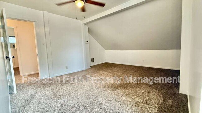 Building Photo - 952 N 5th St