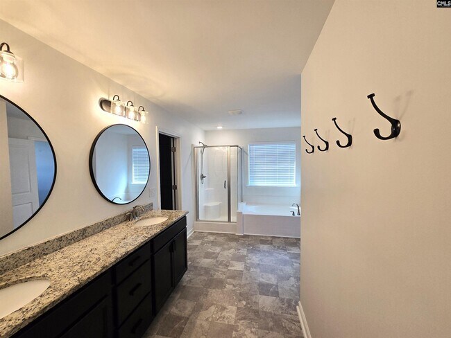 Building Photo - 441 Windrush Dr