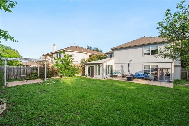 Building Photo - 922 Satellite View