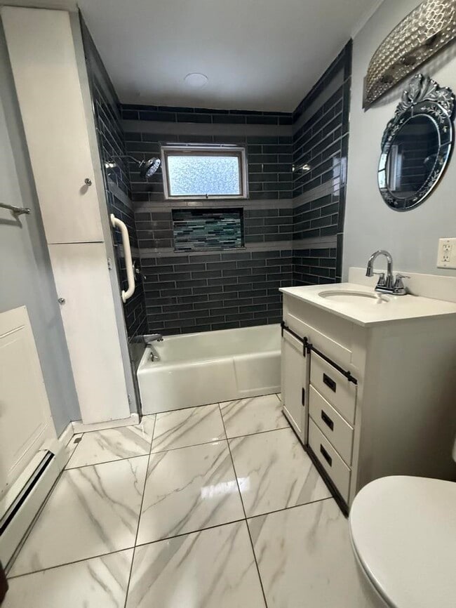 Building Photo - 672 Central St