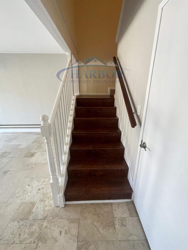 Building Photo - 356 Miraleste Dr
