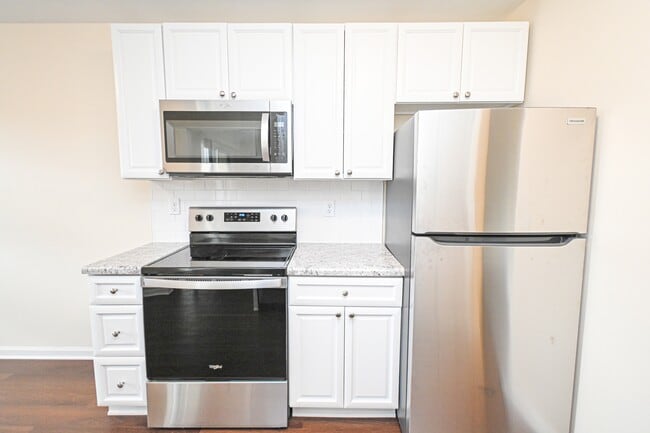 Building Photo - 4328 Villa Dr