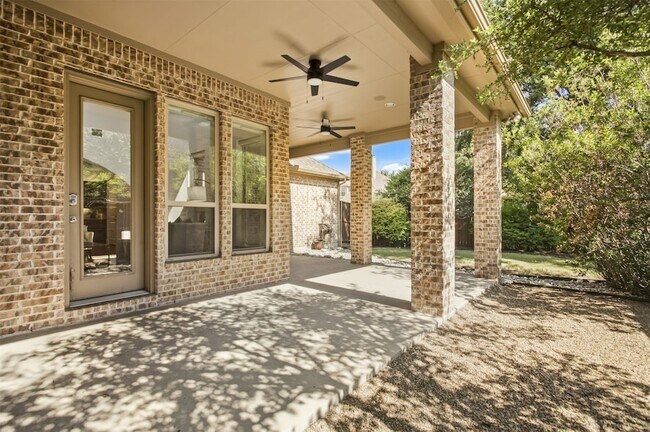 Building Photo - 846 Deerfield Rd