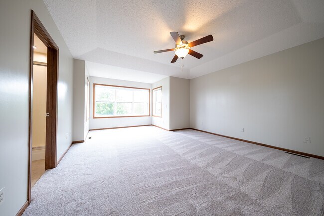 Building Photo - 15515 59th Pl N