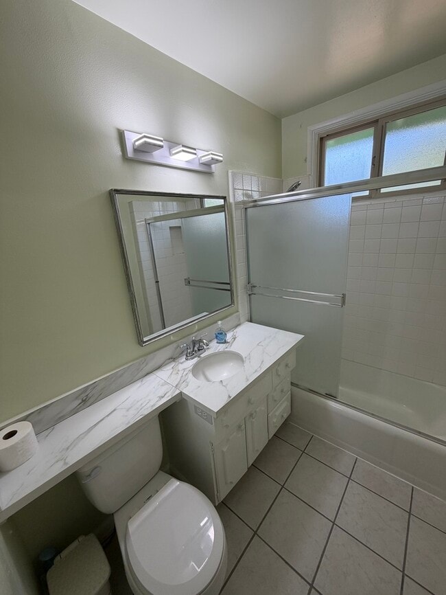 Building Photo - Beautiful single-family home in lovely Southeast Anaheim