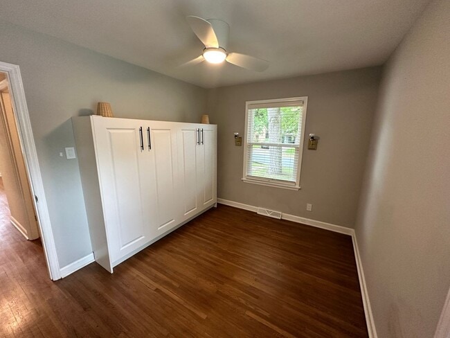 Building Photo - Beautiful 3 Bedroom Home in Windsor Park!