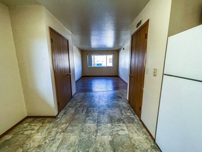 Building Photo - 2 Bd/1 bath Lower Unit at the Driftless Apartments