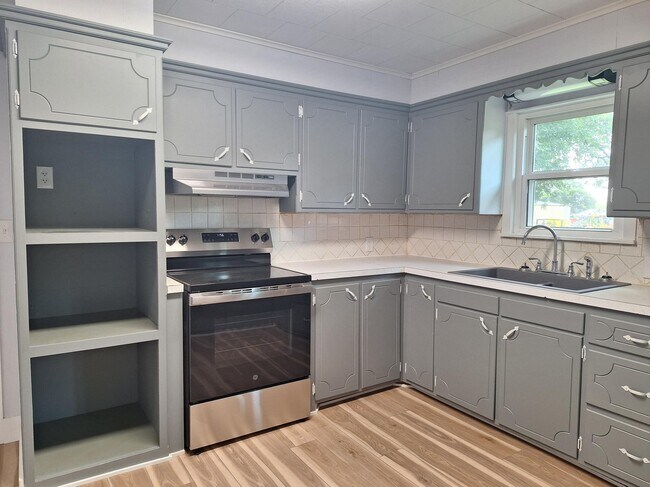 Building Photo - 3405 N Redlands Rd