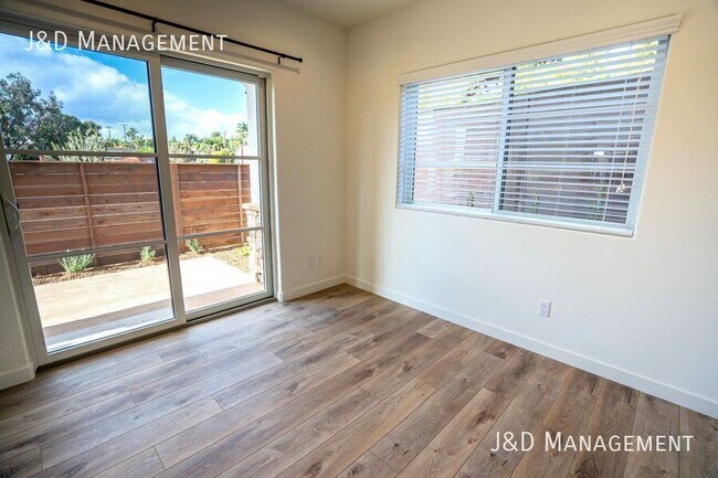 Building Photo - 1371 N Vulcan Ave