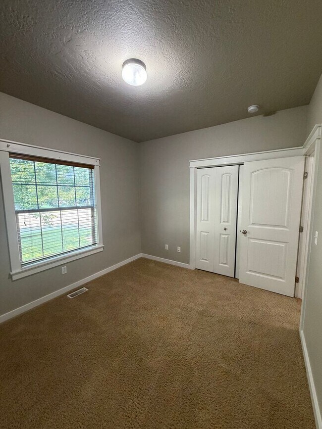 Building Photo - Jayden Village Sub: 4 Bedroom 2 Bath with Community Pool Ten Mile and Ustick