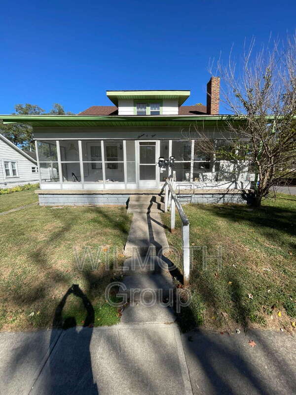 Building Photo - 1604 W 15th St