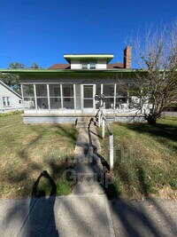 Building Photo - 1604 W 15th St