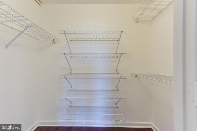 Building Photo - 2151 Jamieson Ave