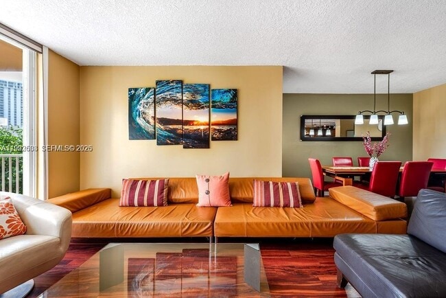 Building Photo - 19999 E Country Club Dr