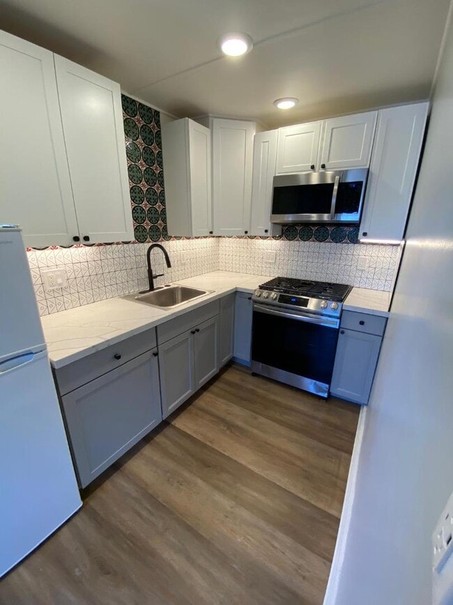 Building Photo - 3500 Portola Dr