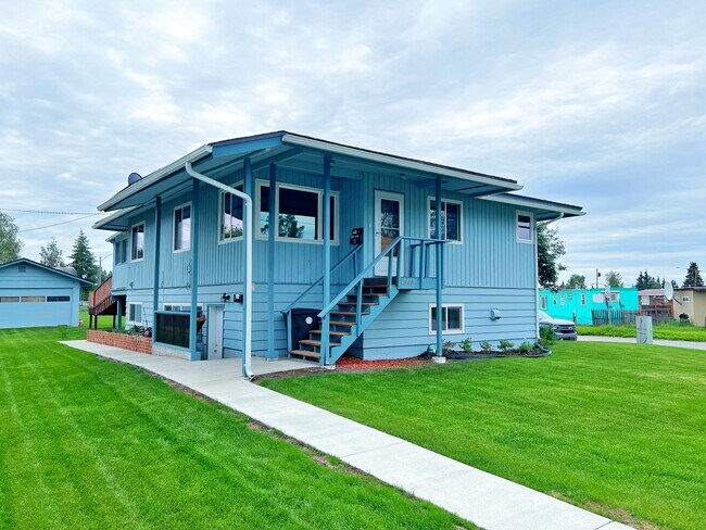 Primary Photo - 4300 E 6th Ave