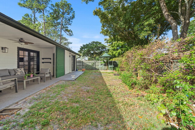 Building Photo - 465 Goldenwood Way