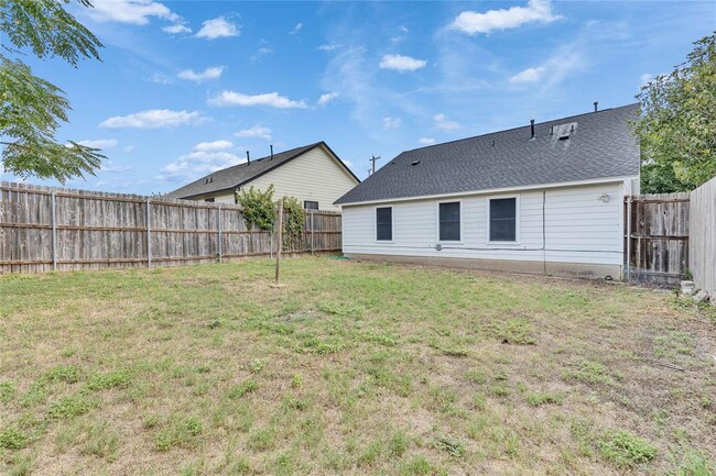 Building Photo - 1708 Lovingood Dr