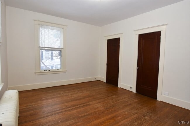 Building Photo - 2318 Genesee St