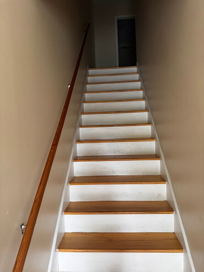 Stairs - 96 Manhattan St