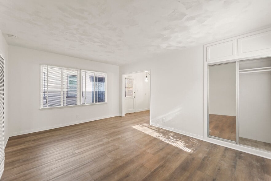 Building Photo - 12107 Washington Pl