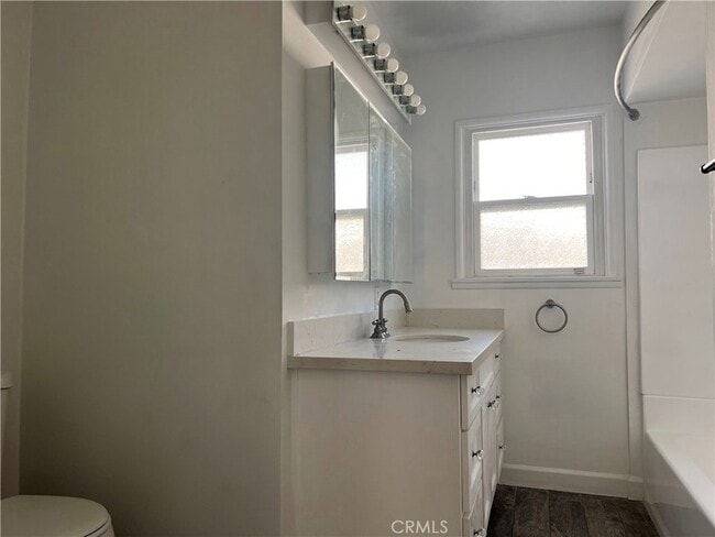 Building Photo - 2588 Genevieve St N