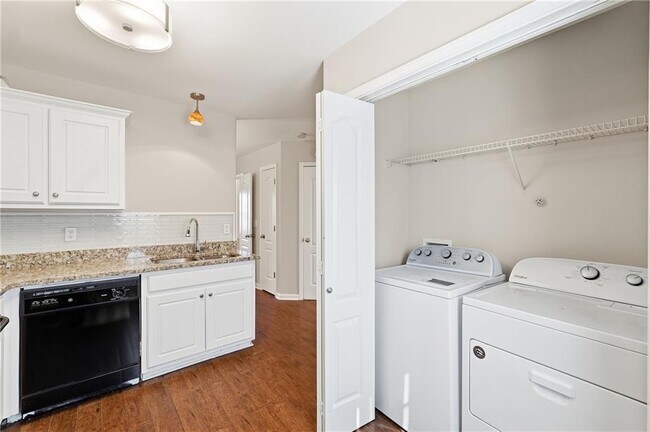 Building Photo - 1468 Box Cir