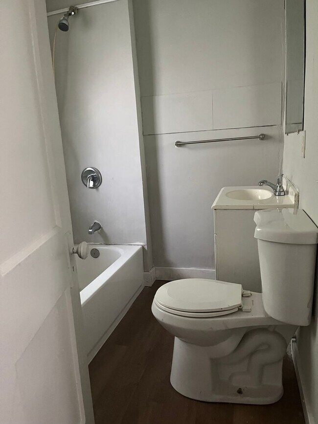 Building Photo - Section 8 & Eden Welcomed ! Beautiful, new...