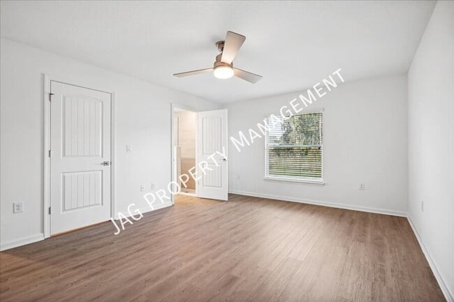 Building Photo - 1191 Valencia St SE