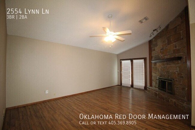 Building Photo - 2554 Lynn Ln