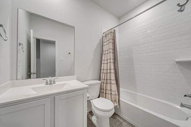 Building Photo - 15250 White Moss Dr