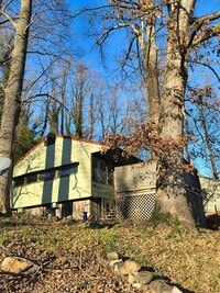 Building Photo - Updated 2br/1ba Oak Ridge bungalow