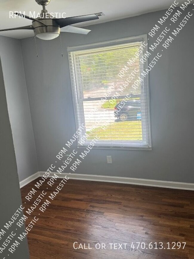 Building Photo - 2858 Marco Dr NW