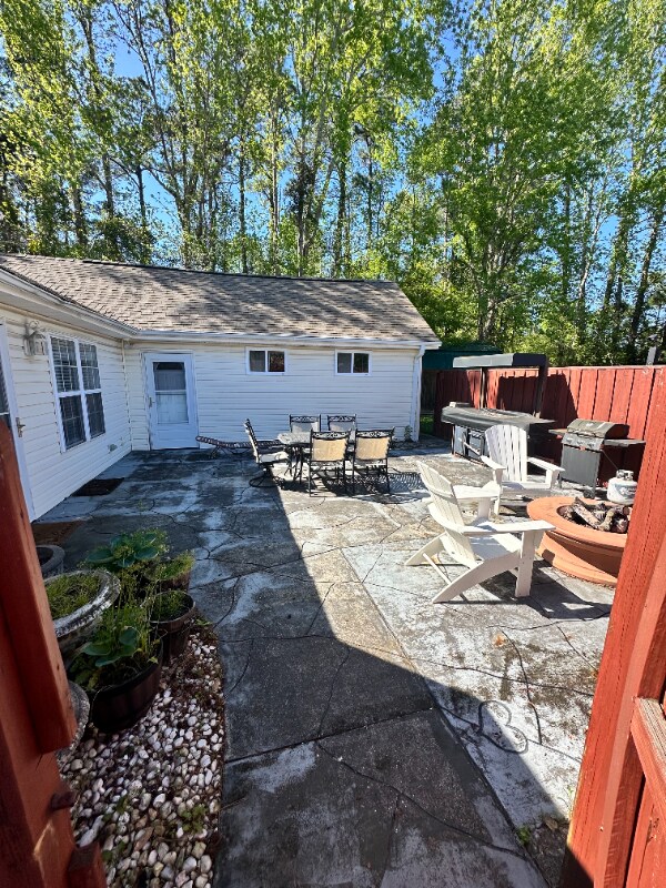 Building Photo - 1107 Pine Grove Dr