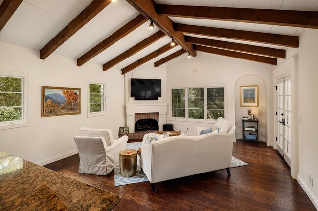 Building Photo - 655 Coyote Rd