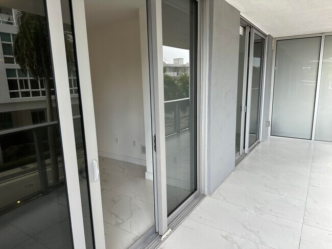 Building Photo - 488 NE 18th St