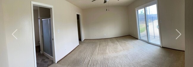 Building Photo - 3 Bedroom / 1.5 Bathroom with pool for ren...