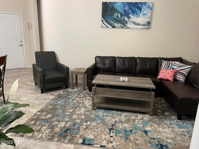 Building Photo - 1515 Golden Lake Loop