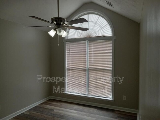 Building Photo - 721 Pine Hill Ct
