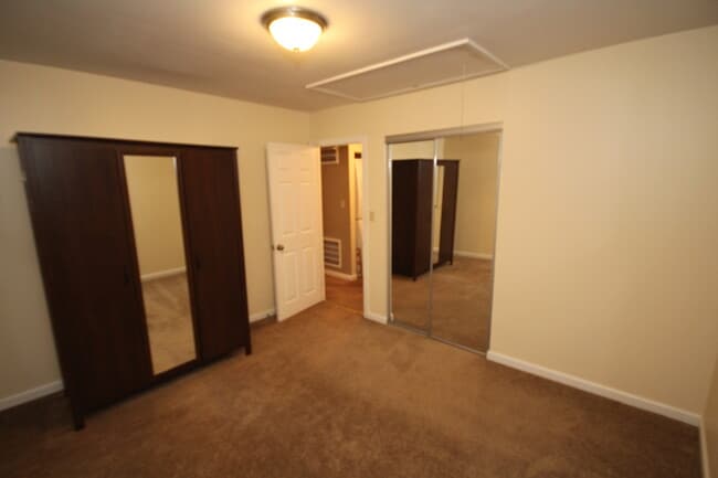 Building Photo - Beautiful Updated little rancher with nice yard!