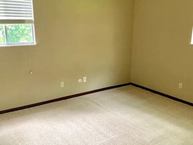 Building Photo - 567 W Taylor St